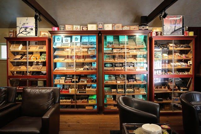 Stogies Gold Country Lounge